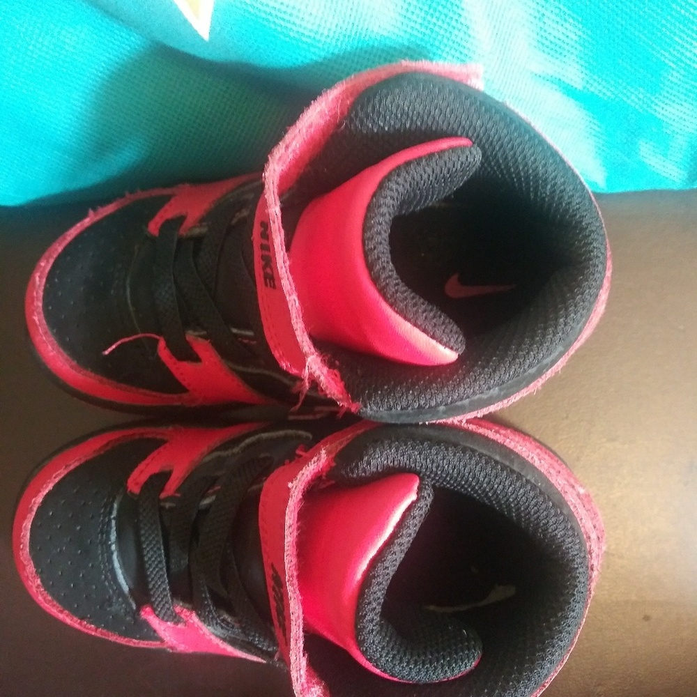 Shoes - Picture 5 of 7